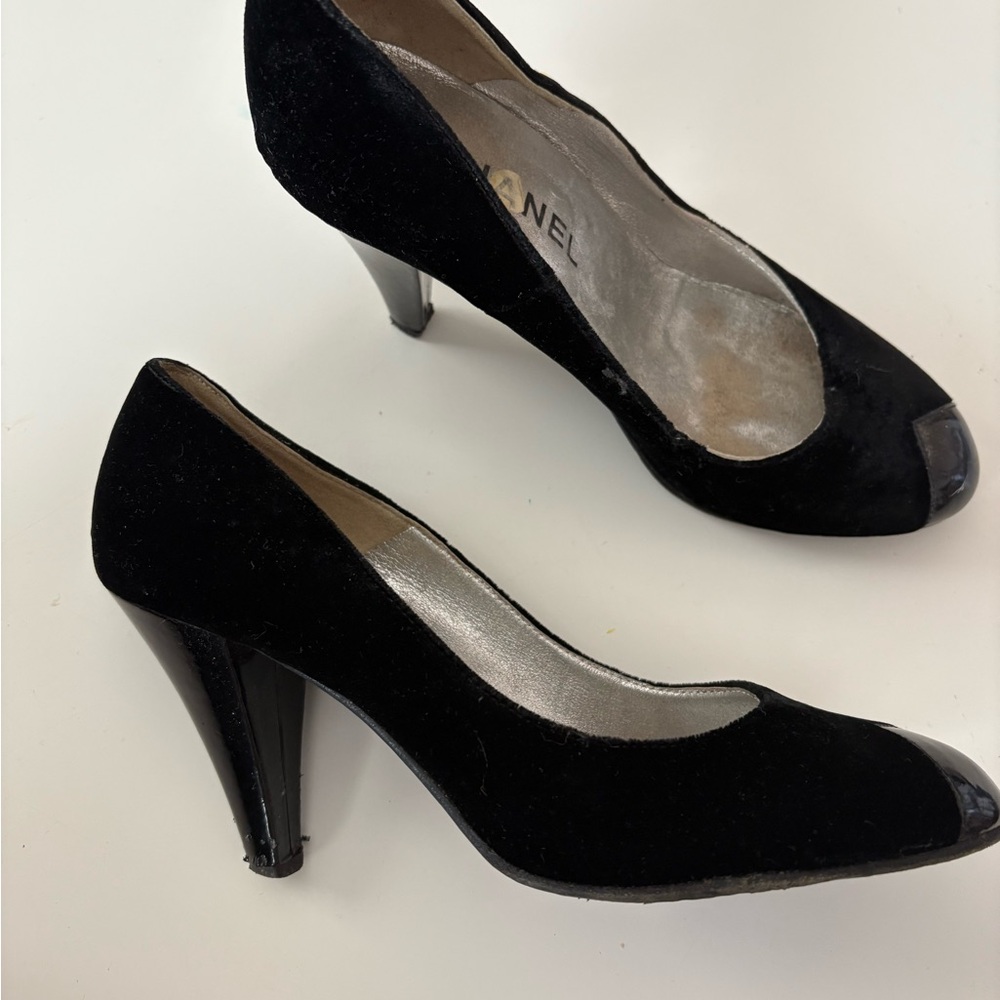 Black Velvet and leather Chanel Shoes - Picture 3 of 5